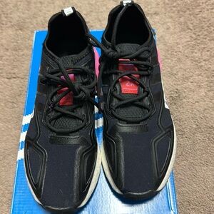 Ladies Adidas ZX 2K boost tennis shoes gently used black/wht/pnk size 6.5